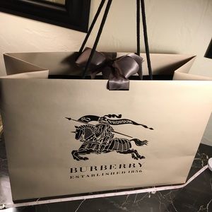 Burberry shopping bag